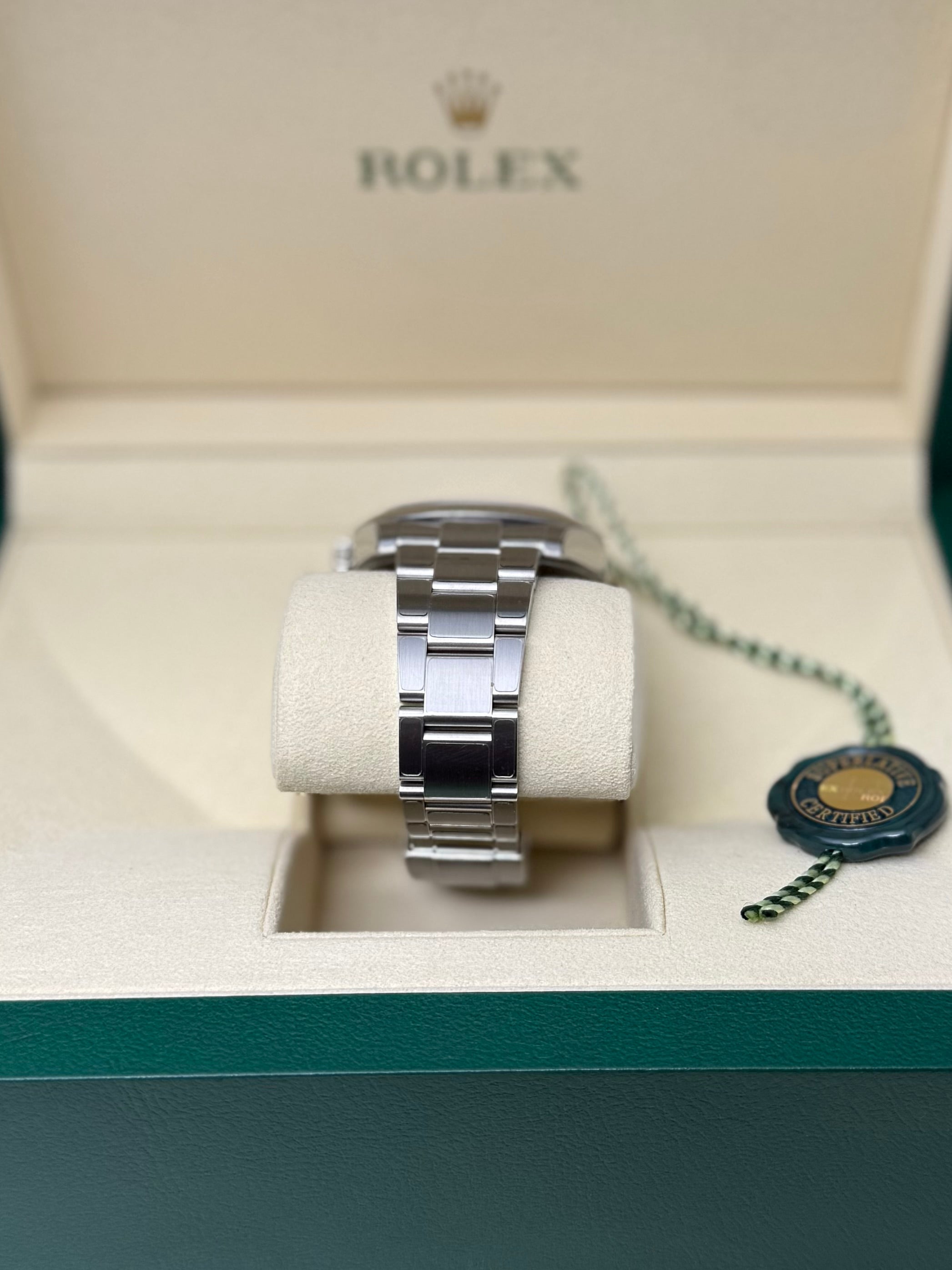 2021 ROLEX OYSTER PERPETUAL 41 CORAL RED(DISCONTINUED) 124300