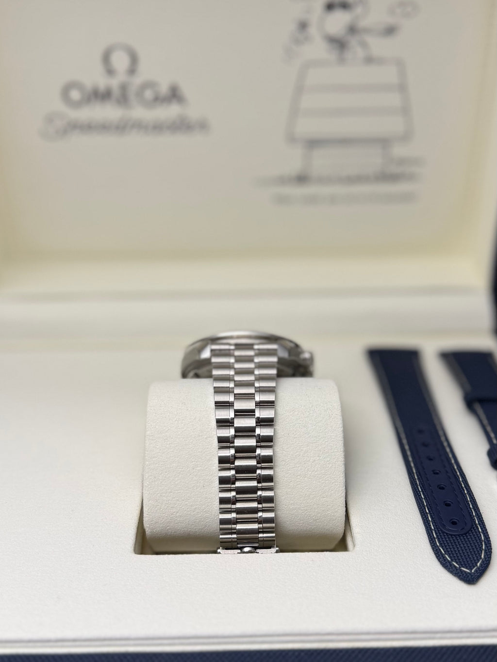 2024 OMEGA SPEEDMASTER SLVER SNOOPY AWARD 50TH ANNIVERSARY